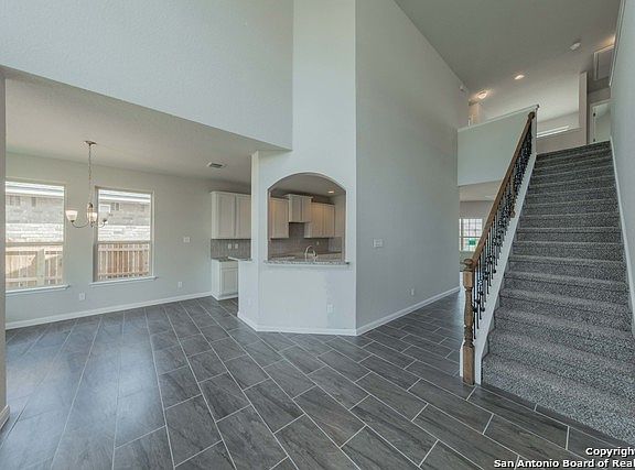 2nd image of 2940 Sunset Dr
