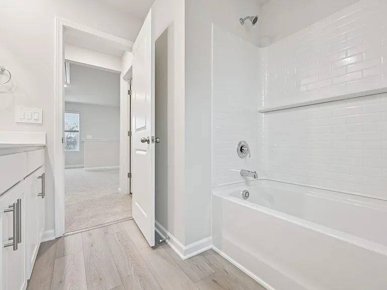 1041 Saint Lawrence Dr — Photo 28