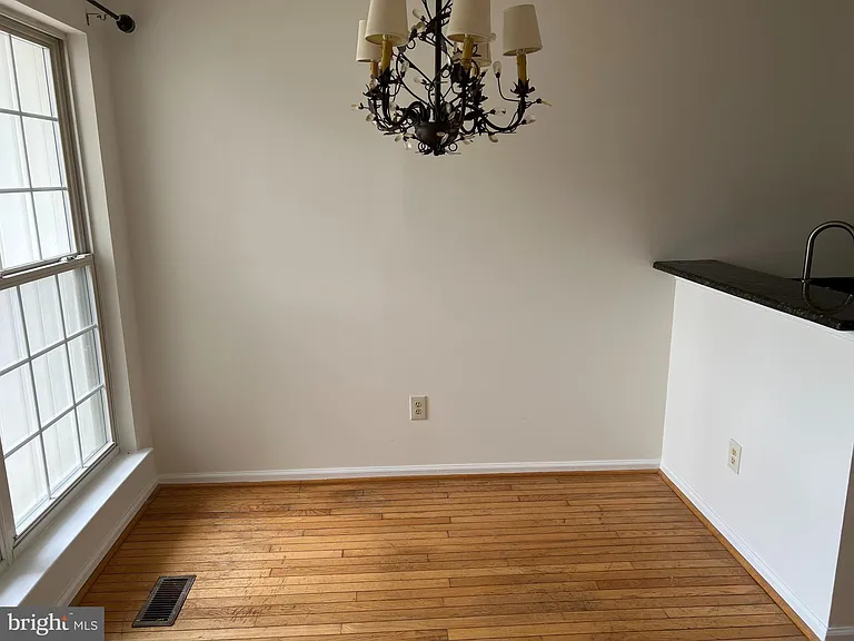 121 Lewisville Ct — Photo 6