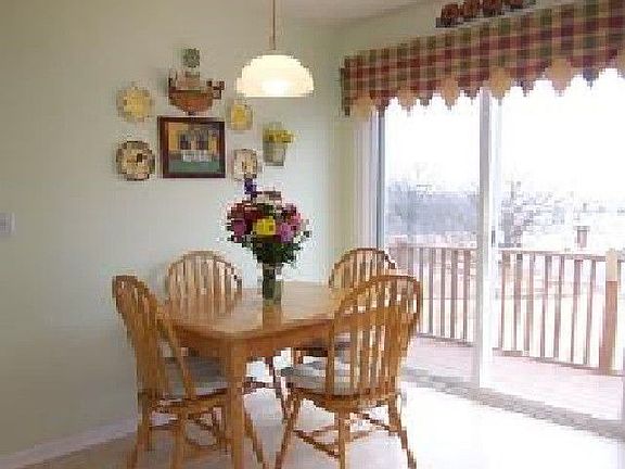 Kitchen Eating Area w/ Deck