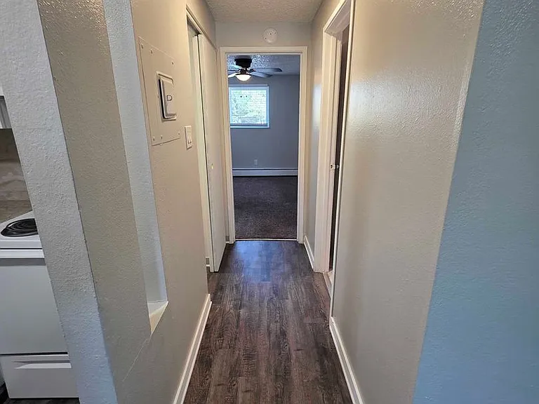 Sunstone Apartments — Photo 18