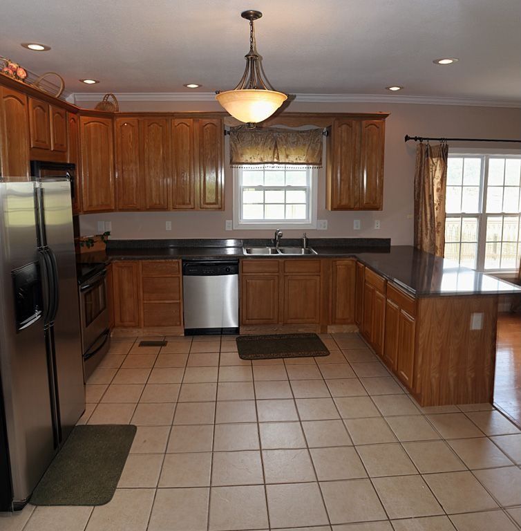 225 Plantation Dr - Property Image