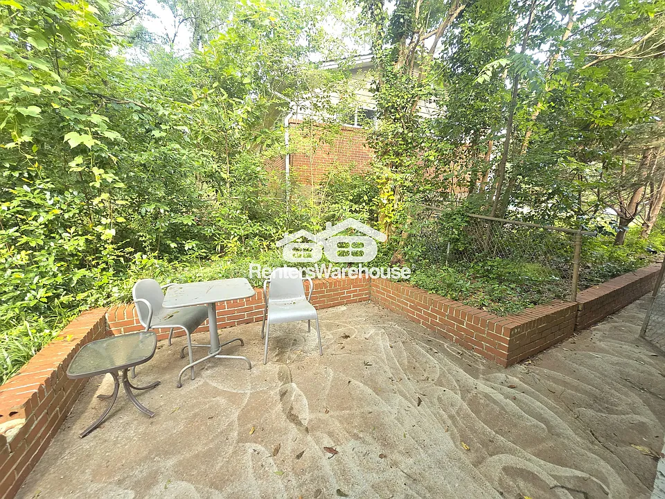 1593 Tanager Cir
