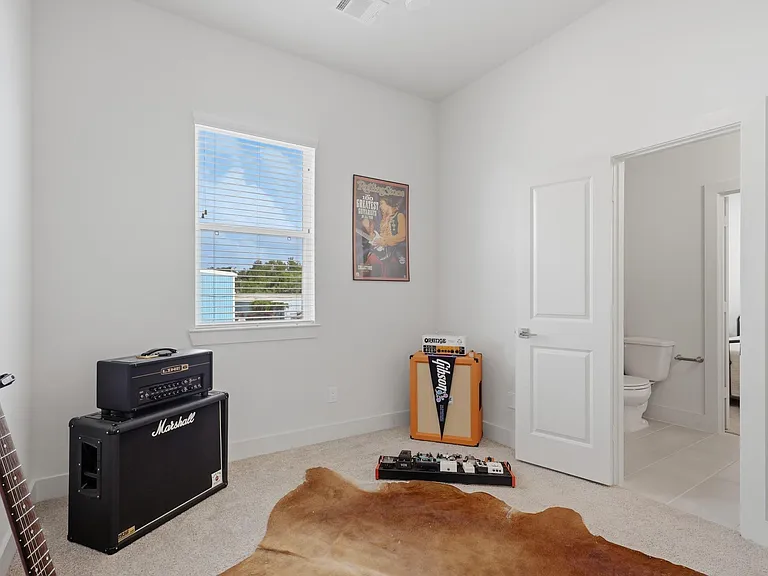 5264 Texas St — Photo 11