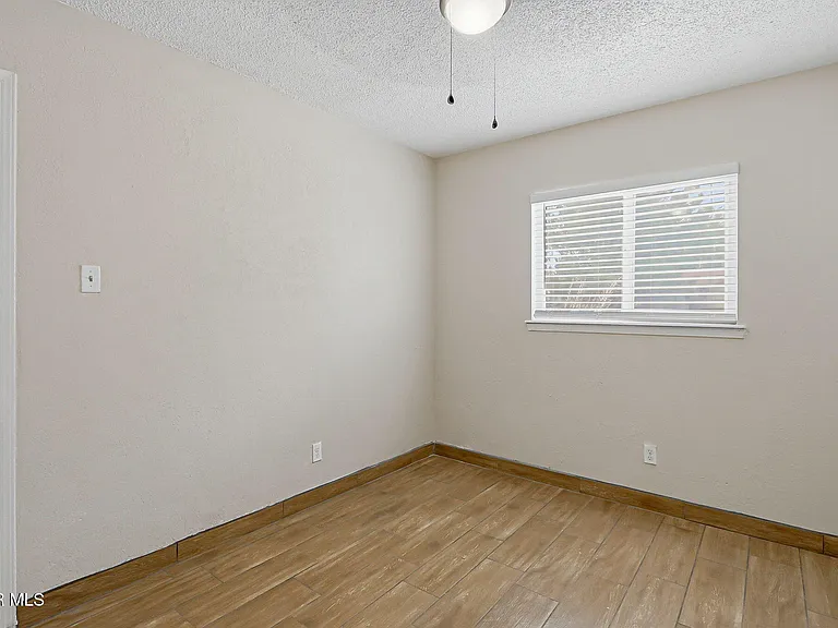 2624 Lake Victoria Dr #A — Photo 12