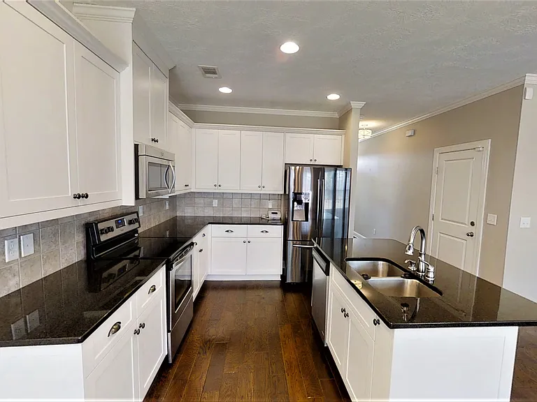407 Brantley Cove Cir — Photo 7