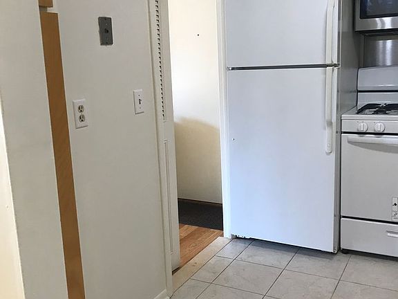 3rd image of 1221 Island Dr APT 104