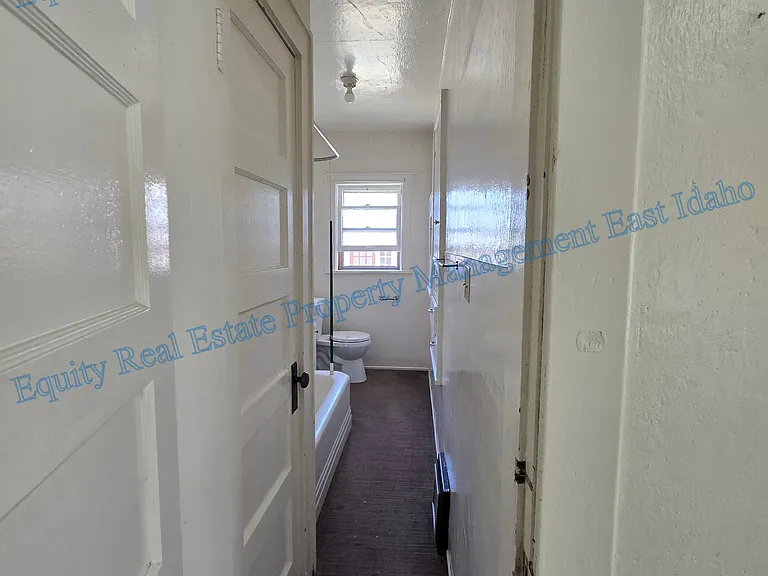 925 W Clark St #925 — Photo 12