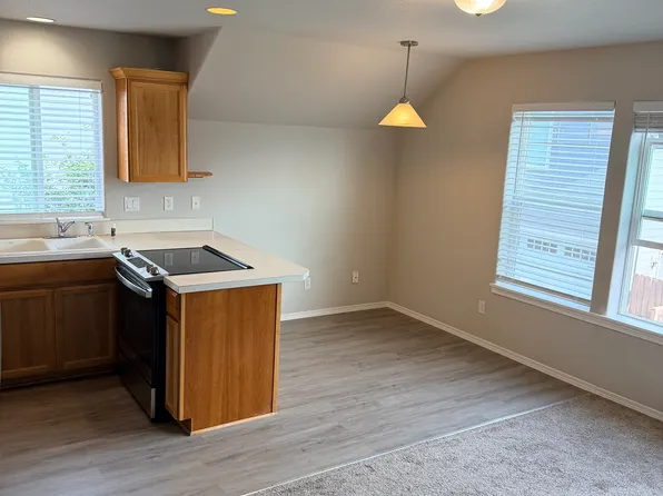 14366 Brittany Ter, Oregon City, OR 97045