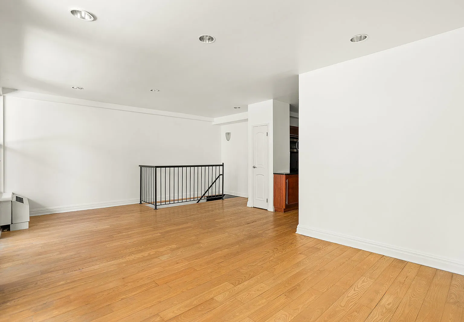 647 Washington Avenue — Photo 2
