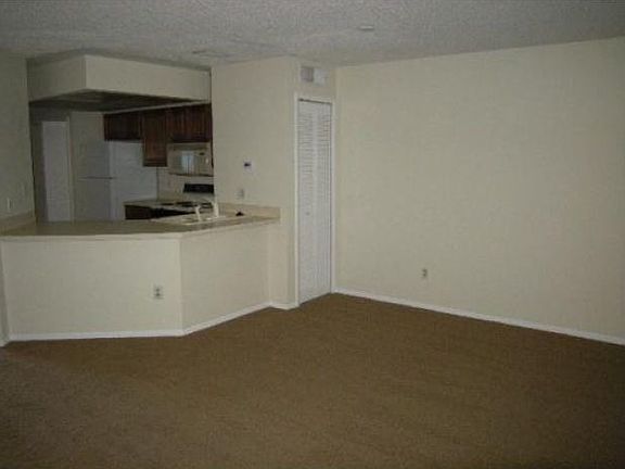 3rd image of 4829 Walden Cir
