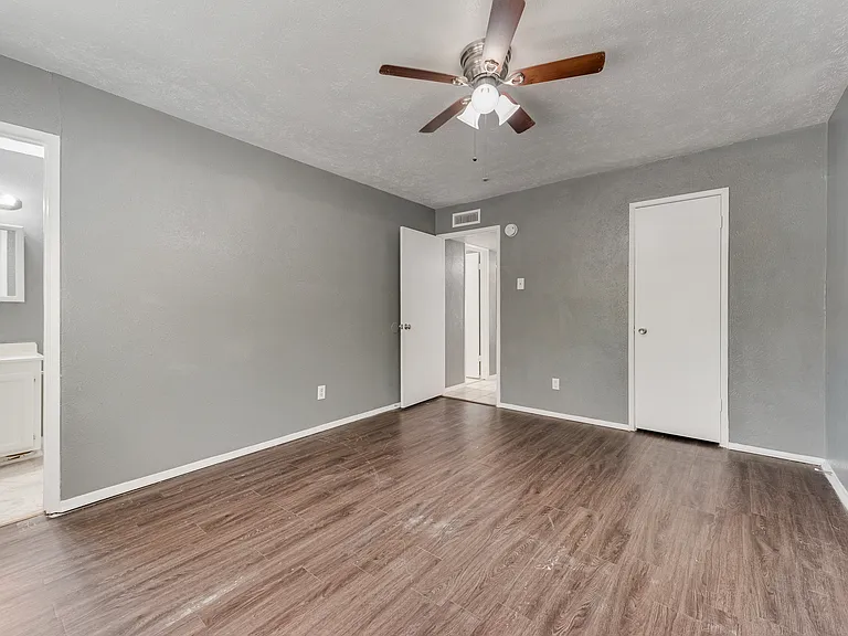 556 Cumberland Dr — Photo 15