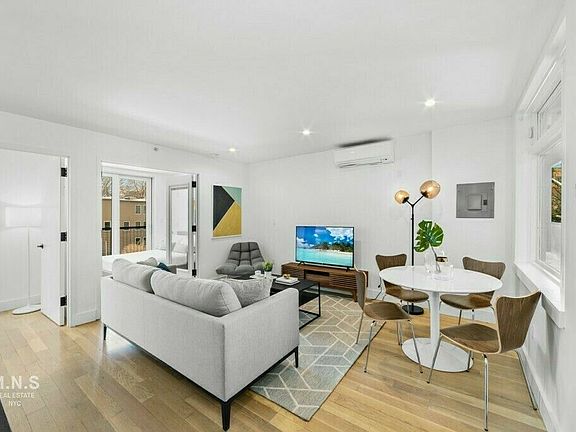 4th image of 10 Lexington Ave APT 3F
