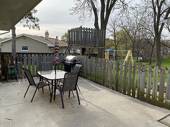 2nd image of 1605 W Clinton Ave