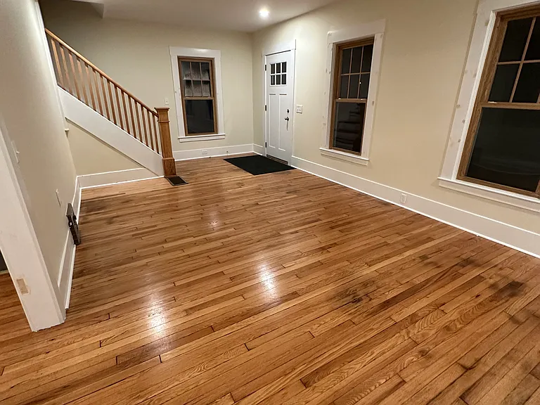 452 Whittier Ave — Photo 2