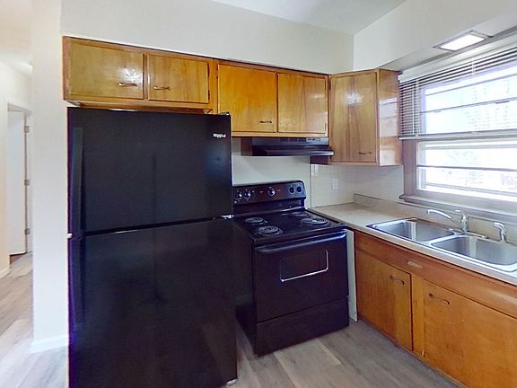 4th image of 153 Flora Dr
