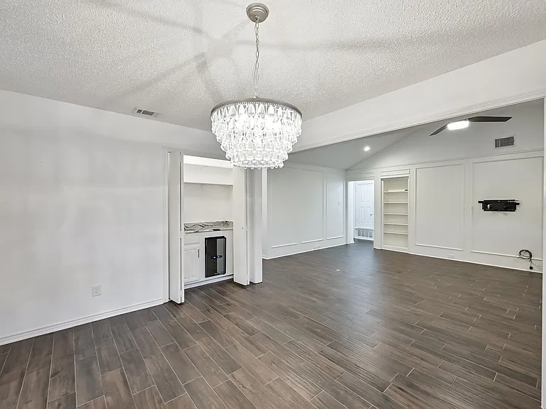2306 Lovell Ct — Photo 12