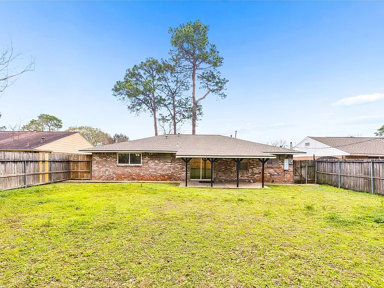 5758 Greencraig Dr — Photo 13