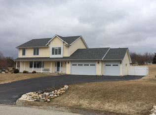 2034 Deer Run Dr, Delavan, WI 53115