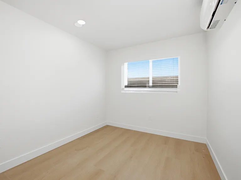 4559 Campus Ave #11 — Photo 7