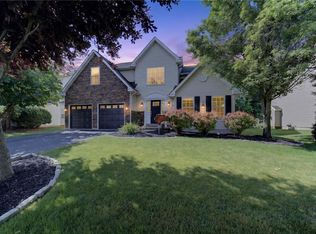 6840 Scenic View Dr, Macungie, PA 18062