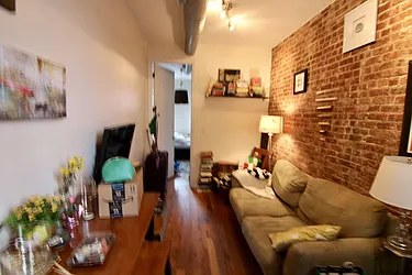 Rented by Lucky Apt Inc