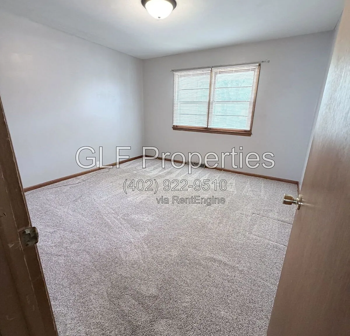 2 bed, 1.0 bath, $950 — Photo 2