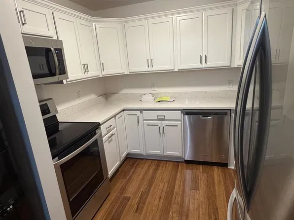 5200 S Tuckaway BOULEVARD #165D, Greenfield, WI 53221