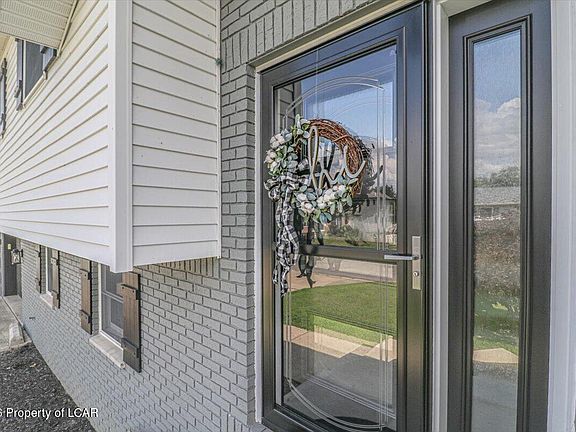 3rd image of 132 Northpoint Dr