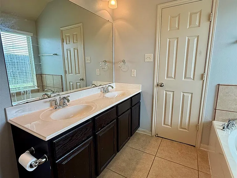 20710 Rainmead Dr — Photo 9