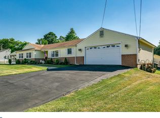 804 N Forklanding Rd, Maple Shade, NJ 08052