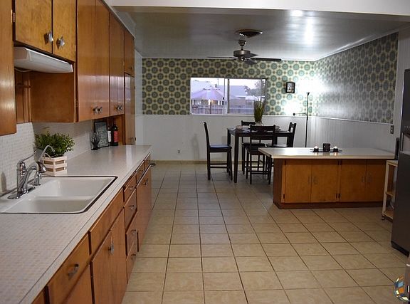 4th image of 542 Aurora Dr