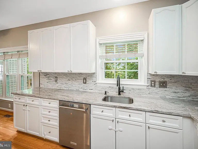15385 Windsong Ln — Photo 16