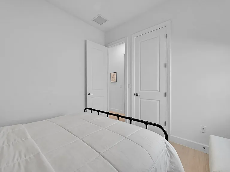 14185 SW Daphne St — Photo 27
