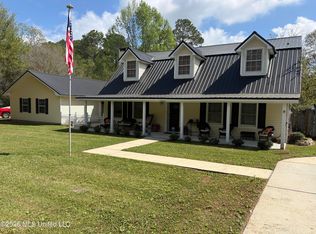 13704 Coleman St, Moss Point, MS 39562
