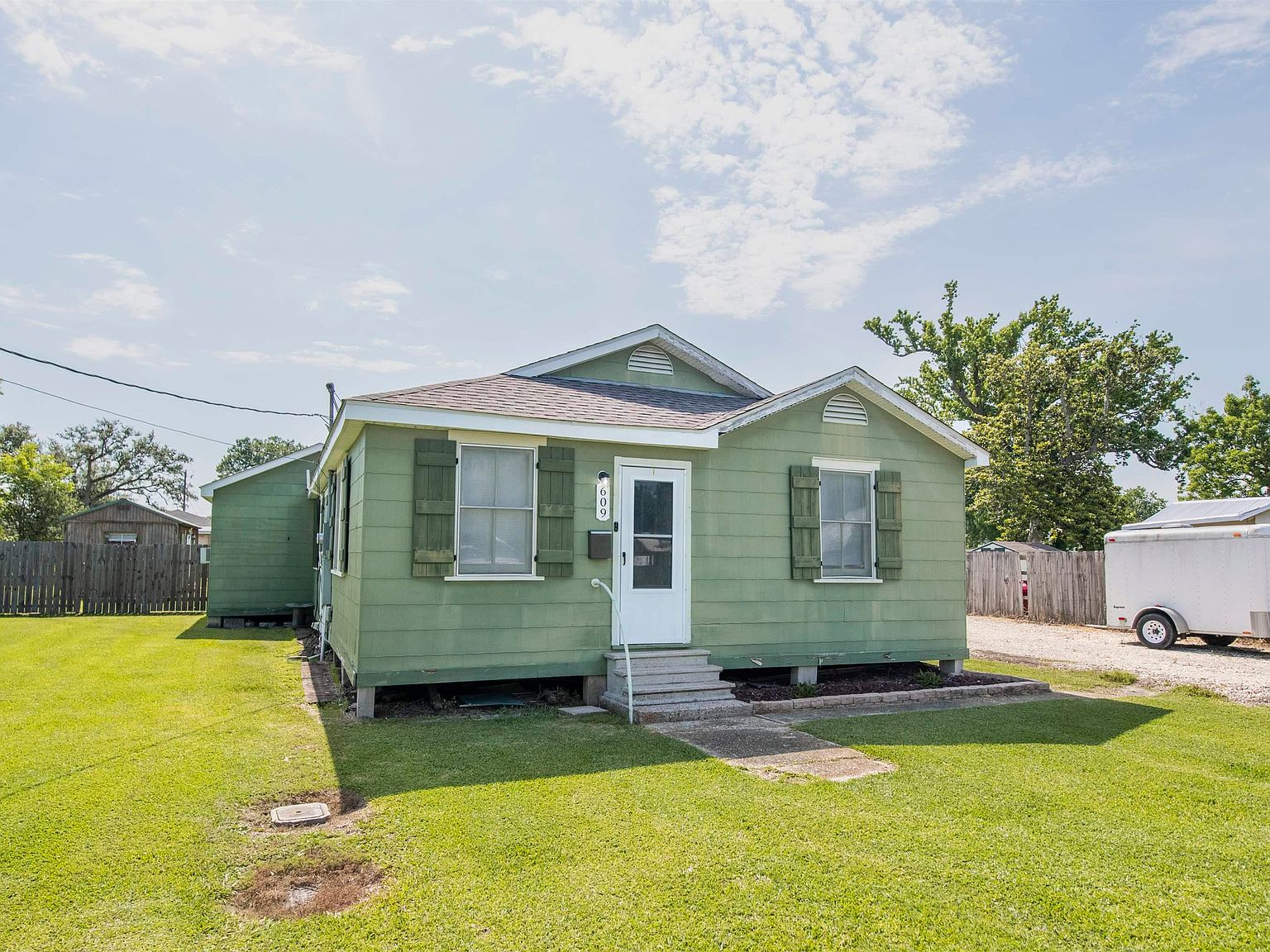 609 Jefferson St, Thibodaux, LA 70301 Zillow