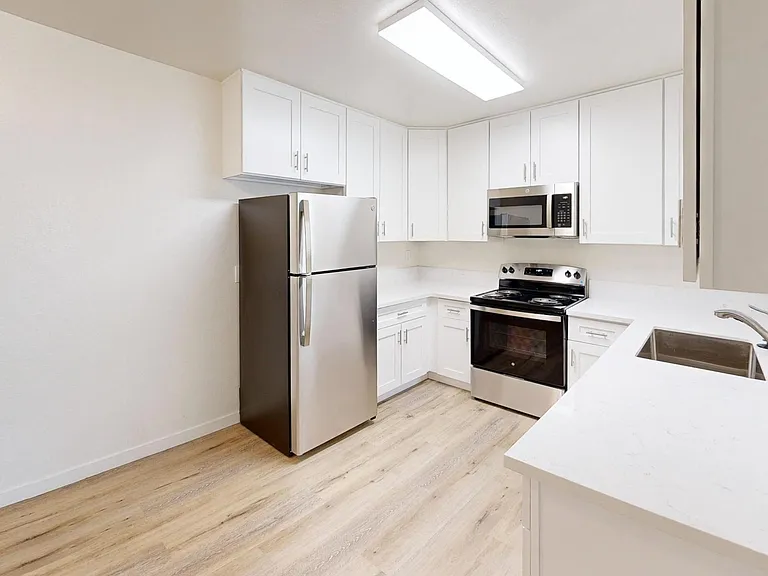 121 Malan St #1 — Photo 4