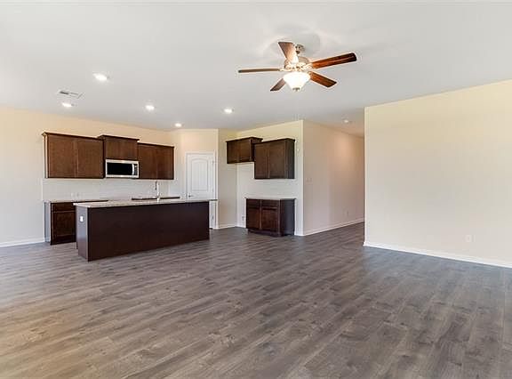 4th image of 315 Windsor Woods Dr