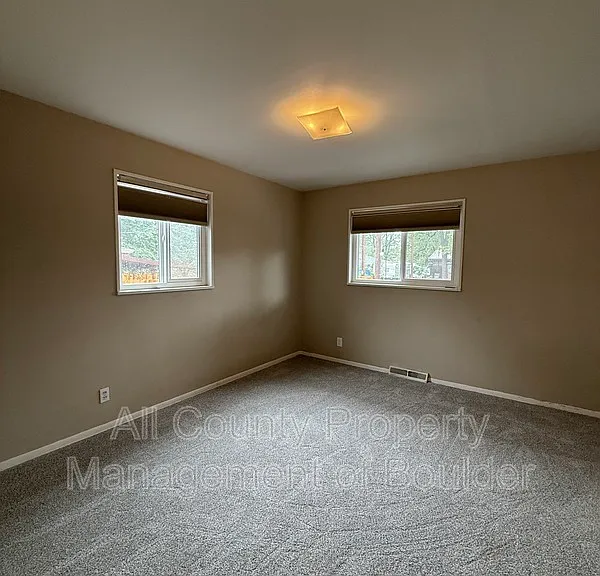 380 S 42nd St — Photo 8