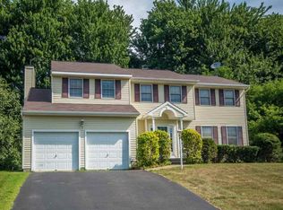 12 Mallard Rd, Glenmont, NY 12077