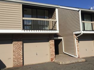 113 Overlook Dr, Clinton, NJ 08809