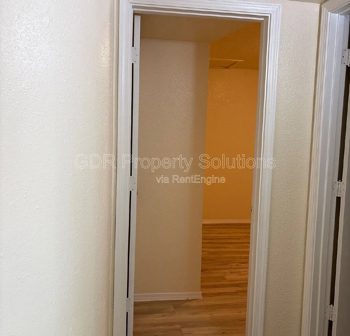 2 bed, 1.0 bath, 750 sqft, $1,100 — Photo 2