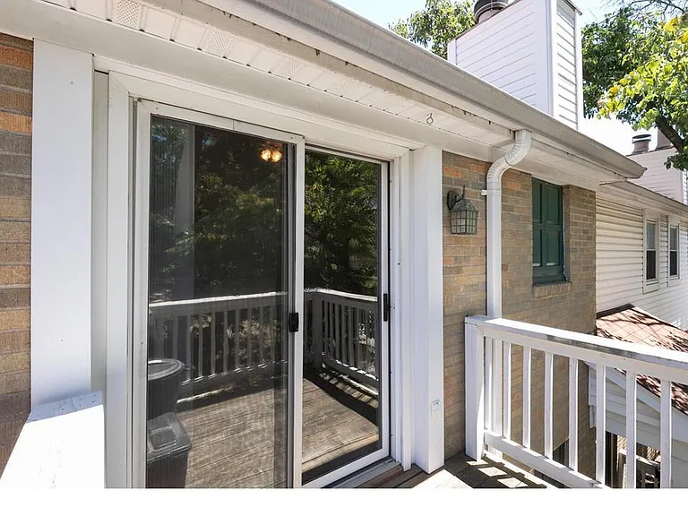 1422 Bluebird Ter — Photo 11