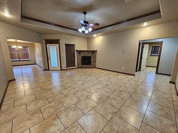 4th image of 128 NE Creekside Dr