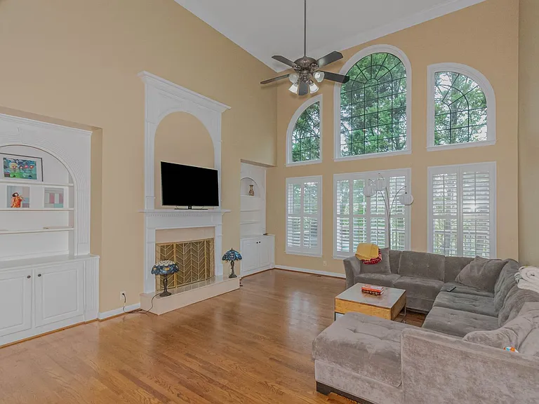 1450 Hillcrest Hts — Photo 37