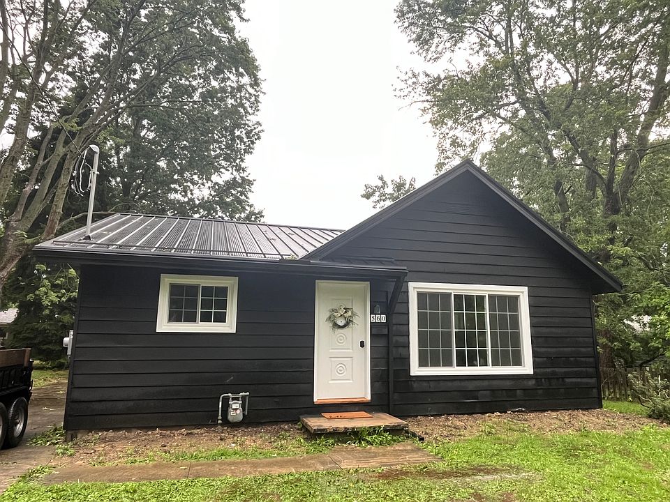 1st image of 560 Longcoy Ave