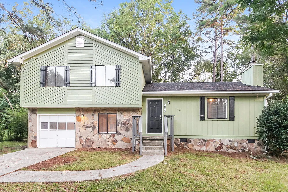 3 bed, 2.0 bath, 1582 sqft, $1,800 — Photo 1
