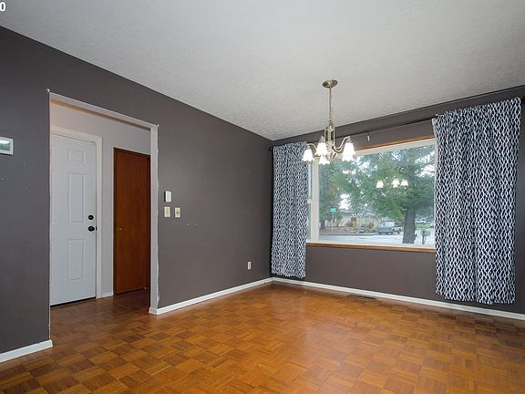 4th image of 2657 SE 187th Pl