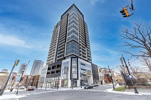 15 Queen St S Photo 1