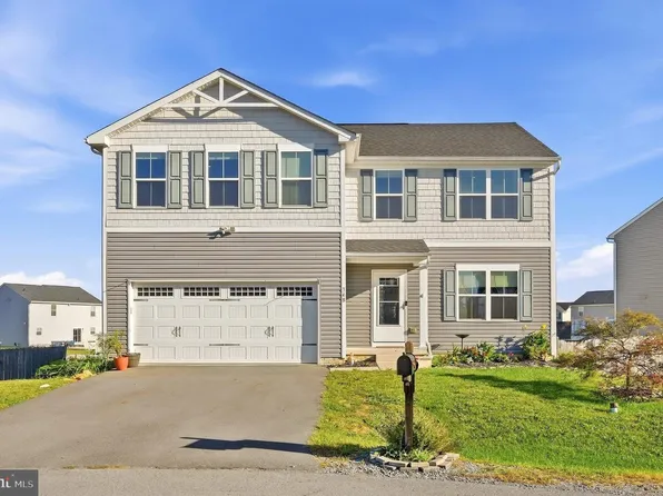 348 Chandlers Glen Dr, Bunker Hill, WV 25413